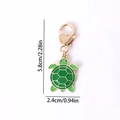 Schildkröte Schlüsselanhänger in Gold mit grüner Emaille und Herz-Karabiner, 5,8 cm Höhe - Großer Schildkröten-Stil (01 大乌龟)