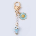 Portachiavi creativo a margherita con smalto blu, perle bianche e gancio dorato a cuore - Margherita 3D Blu