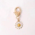 Cute daisy flower alloy keychain with heart lobster clasp in white and gold color - White Daisy