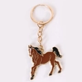 Porte-clés cheval en émail marron avec anneau en alliage doré pour sacs et cadeaux - Cheval Brun Courant Double Face