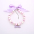 Roze en witte parelhalsketting voor huisdieren met paarse strik en botvormige hanger - S / Lichtpaars & Wit