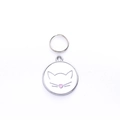 Dettaglio della targhetta per animali in smalto bianco con gatto nero e cuore rosa su metallo - 25mm / Bianco