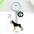 Porte-clés Dobermann en métal avec pendentif patte et dimensions du produit - Style Doberman (Chien-Loup + Patte)