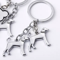 Porte-clés en métal argenté poli avec pendentifs lévriers et colliers en strass - Pierre Tachetée / 10cm