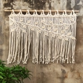 Dettaglio ravvicinato di arazzo bohémien in macramè con motivi a foglia e frange - Stile Corda di Cotone (Senza Asta in Legno) / Bianco Sporco