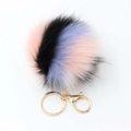 Kleurrijke 8cm faux fur pompon sleutelhanger met gouden metalen ring en karabijnhaak - Rosatinten
