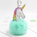 Portachiavi a forma di unicorno in peluche con criniera arcobaleno e pompon verde menta - verde chiaro