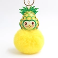 Portachiavi creativo a forma di ananas in peluche con top in PU e pompon giallo acceso - Giallo