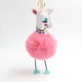 Llavero de alpaca de piel sintética rosa con cabeza de cuero blanco y aro dorado - Rosa Oscuro