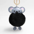 Detail von Koala-Schlüsselanhänger aus hellblauem Leder mit schwarzem Kunstfell-Pompon - Schwarz