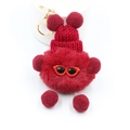 Porte-clés monstre en peluche rouge avec lunettes de soleil et bonnet en tricot - Bordeaux