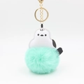 Llavero de pingüino de peluche verde menta con pompón suave y anillo de metal dorado - verde claro