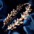 Serre-tête de mariée doré avec feuilles en métal, perles artisanales et strass brillants - Or (TS-J3380G)