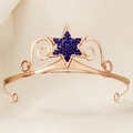 Detailansicht eines goldenen Diadems mit Hexagramm-Stern und blauen Saphir-Steinen - Gold Mit Blauem Strass