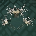 Three-piece bridal hair jewelry set with gold leaves and white flowers in variant gold - Hs-j6346