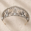 Vista dettagliata della tiara da sposa vintage dorata con perle lucide e strass - Corona di Perle Vintage Oro Antico (TS-J3202AG)