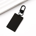 Dettaglio di un portachiavi rettangolare nero opaco con chiusura a moschettone in metallo - 45x27mm Rettangolo + 34mm Chiusura (Nero)