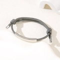 Verstellbares graues geflochtenes Armband mit gebogener polierter Edelstahlplatte aus Silber - 6mm Gebogene Platte / Graues Seil/Silberne Platte
