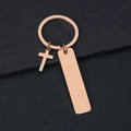 Llavero de cruz en oro rosa con etiqueta rectangular en blanco y acabado de espejo pulido - Rectángulo Oro Rosa
