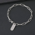 Dettaglio macro del bracciale a catena a graffetta in acciaio inossidabile con targhetta - Bracciale a Graffetta Ovale (16.4*6.4mm) / Argento
