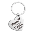 Détail macro du porte-clés en forme de cœur avec gravure Mermaid Kisses en acier - Argent Sirène Étoile de Mer Souhaits (TX0039) / Argent