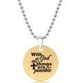 Macro-opname van de gouden ronde hanger met religieuze tekst aan een zilveren bolletjesketting - With All God Things Are Possible Religieuze Stijl (Y00009)