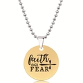 Detail van gouden faith OVER FEAR hanger met kruis aan roestvrijstalen kogelketting ketting - Faith OVER FEAR Kruis Grafische Stijl (Y00015)