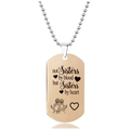 Detalle del colgante rectangular de oro rosa con frase de amistad y cadena de bolas plata - Vínculo Soul Sisters Estilo(W00023)
