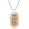 Detalle del collar de placa en oro rosa con mensaje sentimental grabado para el esposo - Estilo Confesión Para Esposo(W00033)