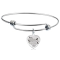 Detail eines silbernen Edelstahl-Armbands mit herzförmigem Gravuranhänger für die Mutter - Liebe Mama Stil (X00004)