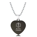 Detalle del colgante médico de corazón negro con grabado Star of Life y Blood Thinner - Estilo Negro Anticoagulante (X00022)