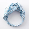 Hellblaues Stirnband mit Blumenmuster, Kreuzknoten und weißem Schleifenmotiv für Damen - Blau