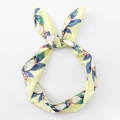 Diadema con orejas de conejo en amarillo pálido con estampado de hojas verdes - Lazo Orejas de Conejo (3661637133374) / Pañuelo de Pelo Amarillo