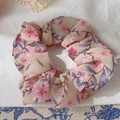 Floral scrunchie with pink flowers on beige fabric, French vintage style hair accessory - Lilac Purple