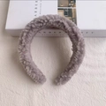 Diadema gris de lana de cordero con diseño suave para la moda de otoño e invierno - Gris