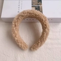 Diadema de lana de cordero beige suave para mujer con textura de felpa para peinado de invierno - Beige