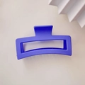 Dettaglio della grande pinza per capelli quadrata blu Klein opaca da 13 cm per capelli - Blu Viola (Pinza Quadrata Circa 13cm)