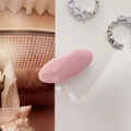 Detalle de pinza para el pelo de acrílico rosa con inscripción France Handmade - Rosa Claro
