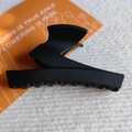 Minimalist black matte Z-shaped hair claw clip with sleek rectangular design - Z-shape Claw / Black
