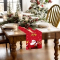 Dettaglio del runner natalizio rosso con Babbo Natale e testo Merry Christmas su legno - Motivo Babbo Natale Rosso e Orso Cartone Animato (SD1001-94)