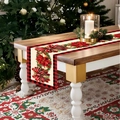 Weihnachtstischläufer mit roten Weihnachtssternen und Karomuster auf einem Holztisch - Weihnachts-Weihnachtsstern-Schleifen-Karo-Stil (SD1001-51)