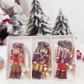 Tre soldatini schiaccianoci in legno in una confezione regalo bianca con finestra - Set Soldato Schiaccianoci Stile B