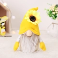 Gnome de récolte en peluche avec chapeau tournesol jaune et barbe blanche sur tapis - Modèle B Gnome Debout Jaune Style Tournesol