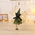Halloween Anhänger Schwarze Katze im Hexenkostüm mit Sackleinenkleid und Glocken - Schwarze Katze Puppenanhänger