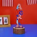 Insegna AMERICA in legno verticale con motivi bandiera USA e base in legno naturale - Stile AMERICA (Tipo C Ornamento in Legno Giorno dell'Indipendenza)