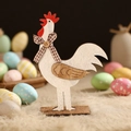 Décoration de Pâques coq en bois blanc rustique avec nœud à carreaux pour la table - Style Coq Svelte (P-M16)