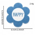 Toppa ricamata a fiore blu con centro bianco e scritta Happy 6,5cm termoadesiva - Fiore HAPPY (Serie Blu Toppa 3#)