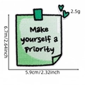 Grüner Stickaufnäher mit Make Yourself a Priority Text und Herzmotiven für Kleidung - Make yourself a priority (Englischer Aufnäher 4#)