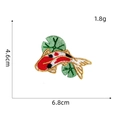 Toppa ricamata carpa koi rossa con foglie di loto verdi e bordo dorato, 6.8x4.6cm - Stile 2