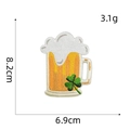 Dettaglio toppa ricamata boccale di birra 8,2 cm con trifoglio verde e schiuma bianca - Toppa Boccale di Birra